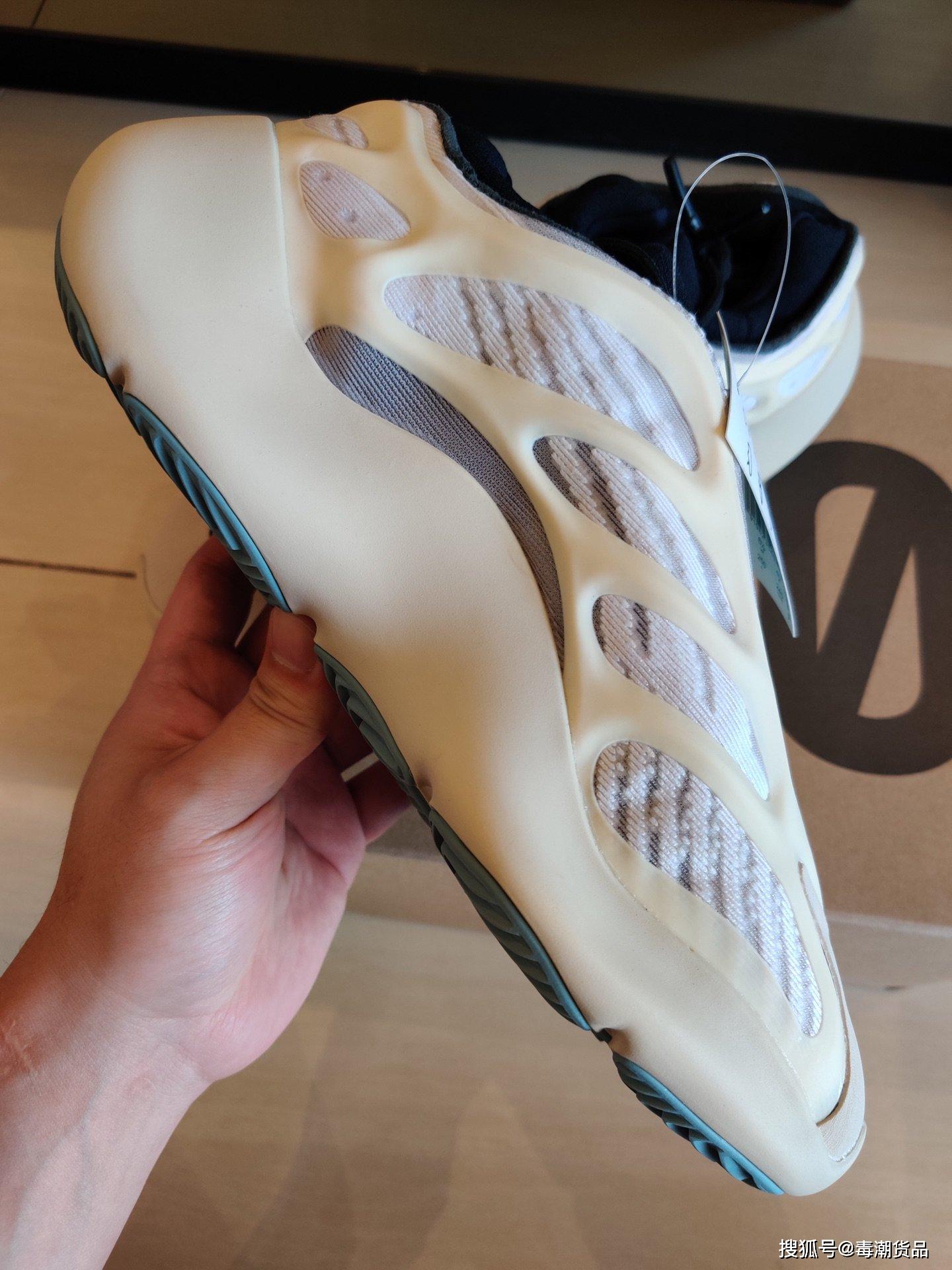 adidasyeezy700v3异形开箱真假难辨