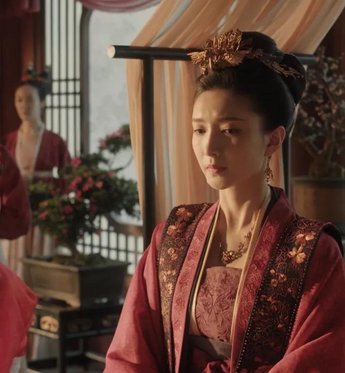 原创清平乐张妼晗飞扬跋扈处处顶撞皇后官家为何还能恩宠不断