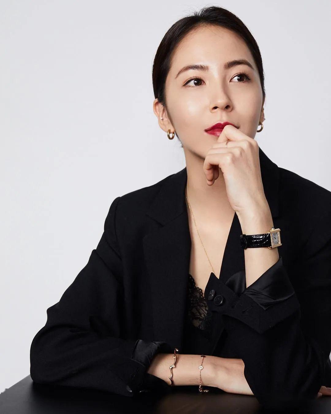 当然也有拒绝的,少女時代预备成员stella kim曾经很受sm娱乐公司重视