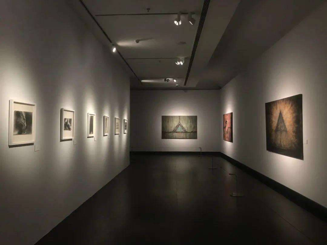 广东美术馆总 策 划:王绍强策 展 人:冯峰"在线虚拟展厅20世纪