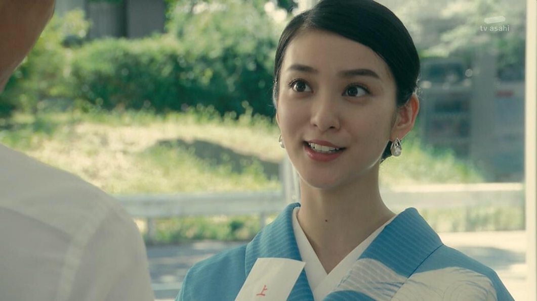 从头爽到尾银行小妹变腹黑妈妈桑这部日剧真是当代恶女图鉴