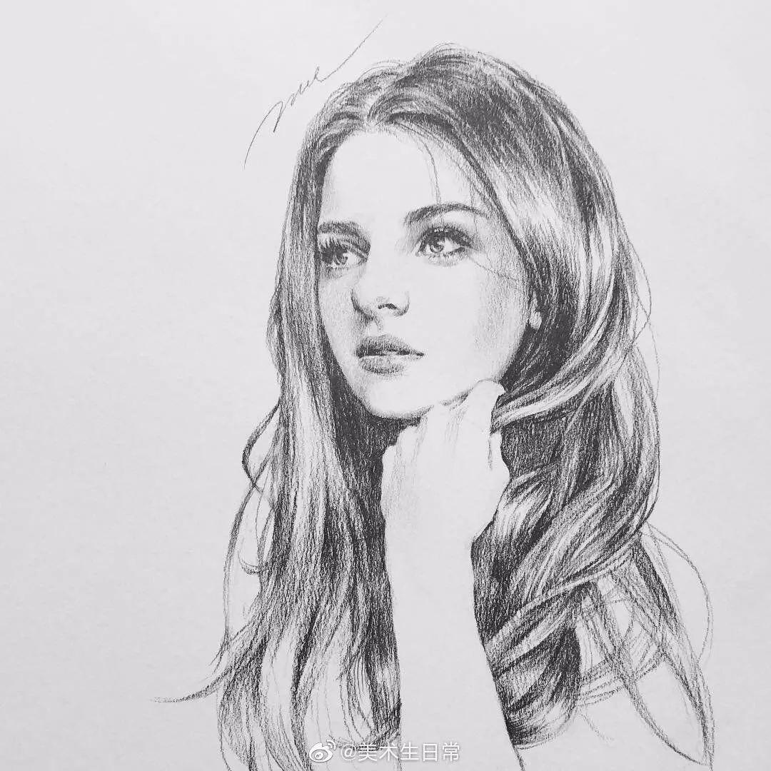 轻松感十足的素描画中小姐姐好漂亮比上色还好看