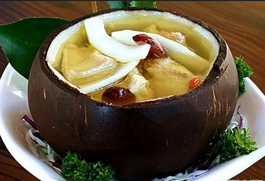 夏季吃什么清甜解暑美颜的椰子煲鸡汤走起