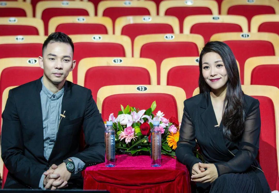 广西交响乐团常任指挥 吴纯广西演艺集团青年歌手,国家一级演员唐一方