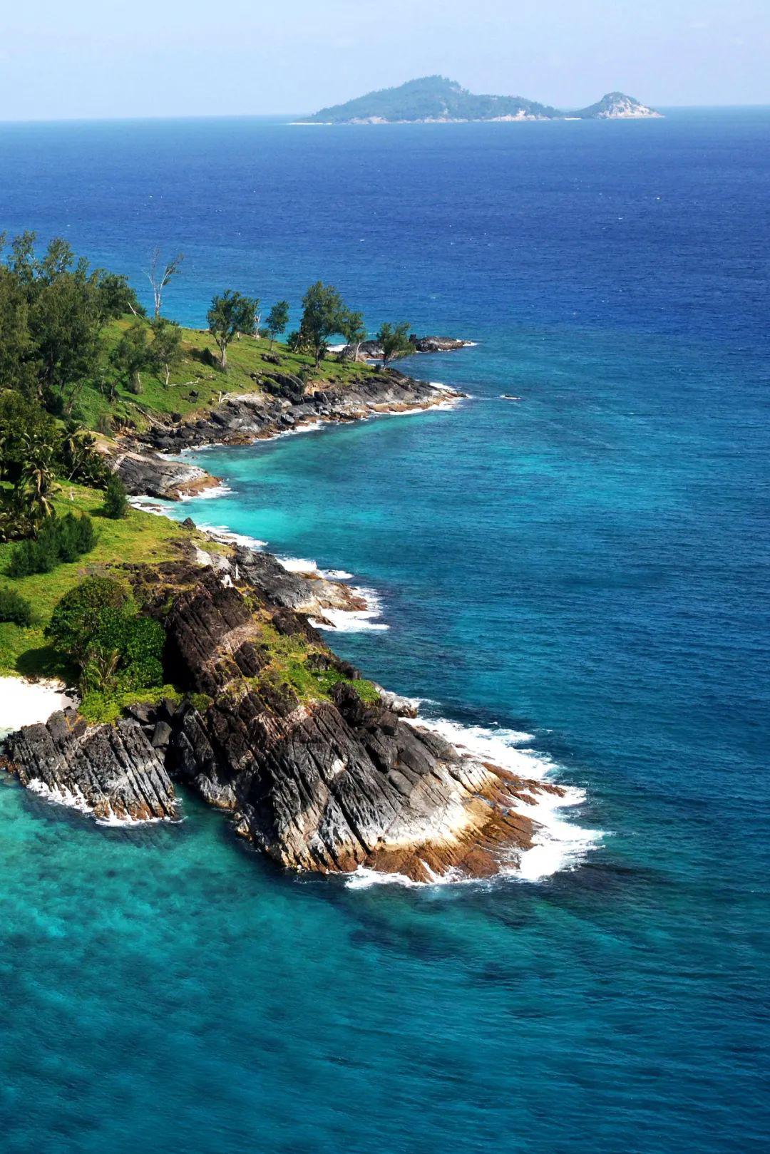 重庆一家人因疫情滞留非洲小岛3个月阳光沙滩美食引网友羡慕