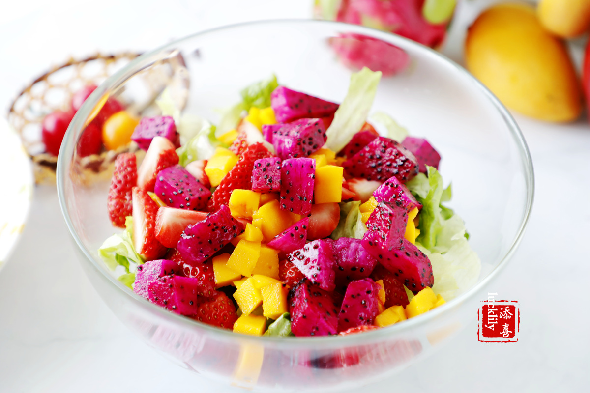 要为消暑做准备了,冰品冷饮沙拉做起来,今天叫了很多外卖,食材先备足