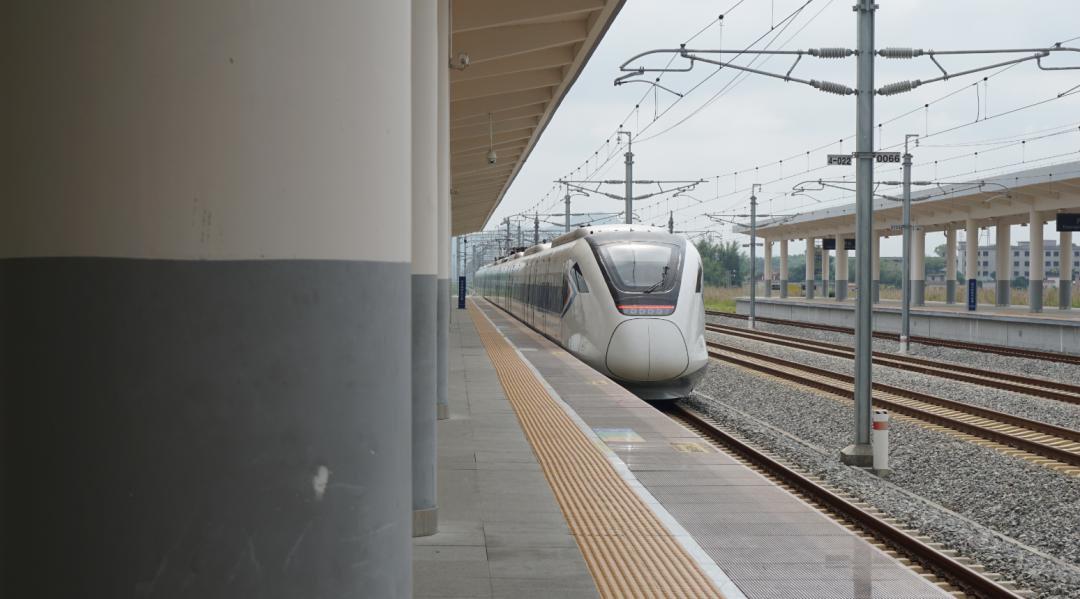 五一假期期间,开平南站加开列车保障市民出行_旅客