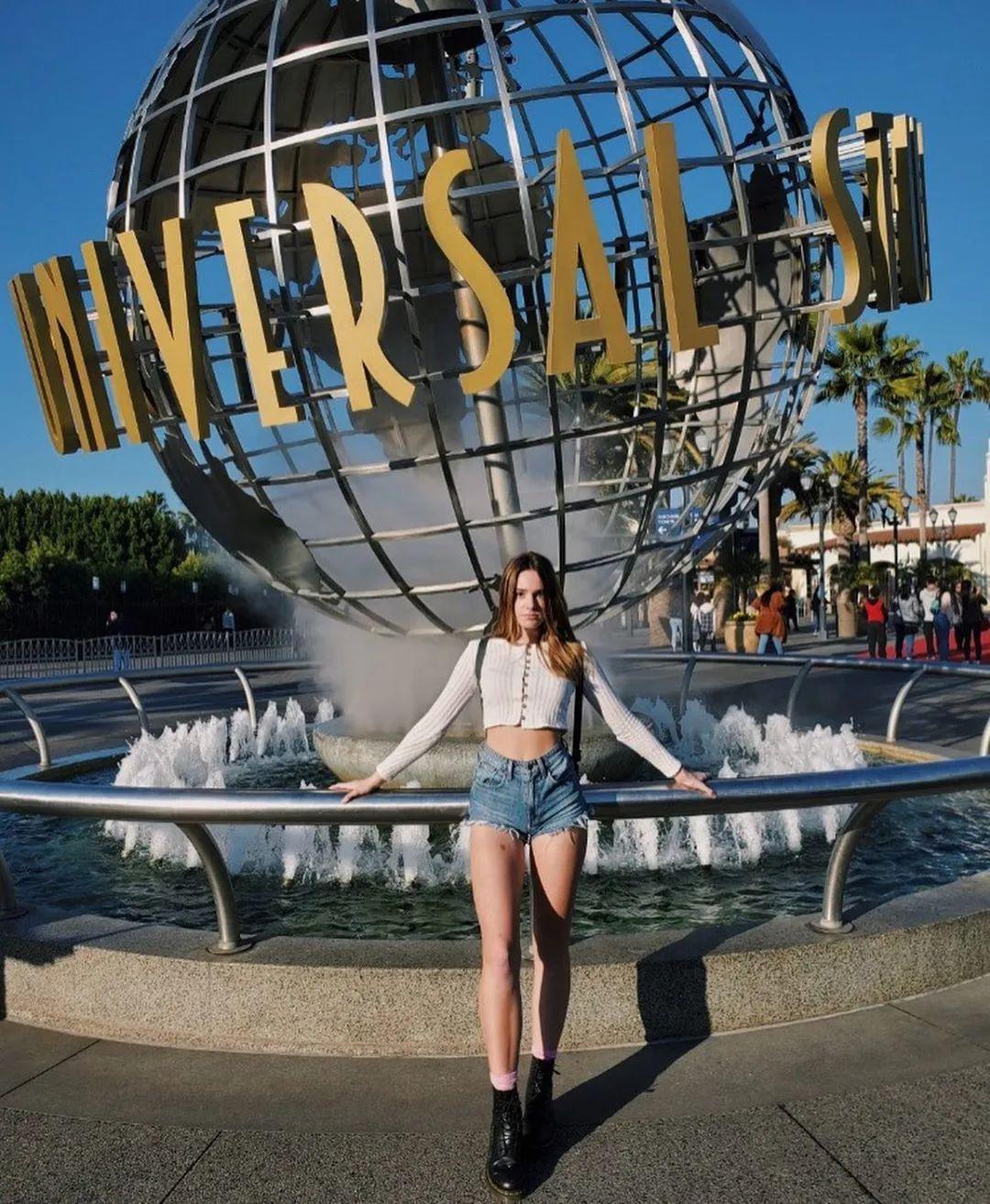 00后小姐姐身高172cm,狂晒大长腿吸粉40万,才15岁就这么美!_raine