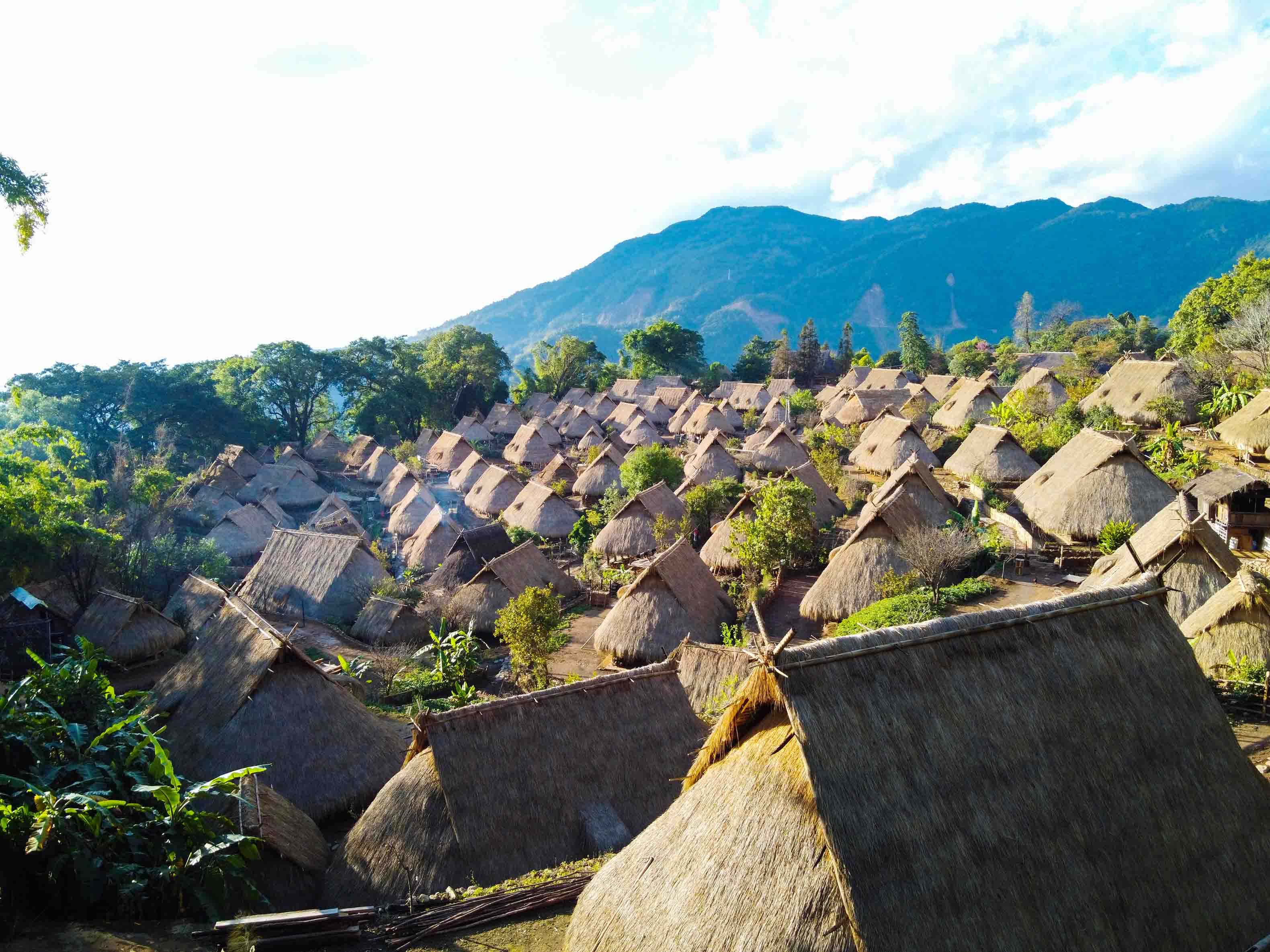 云南临沧翁丁村中国最后一个原始部落