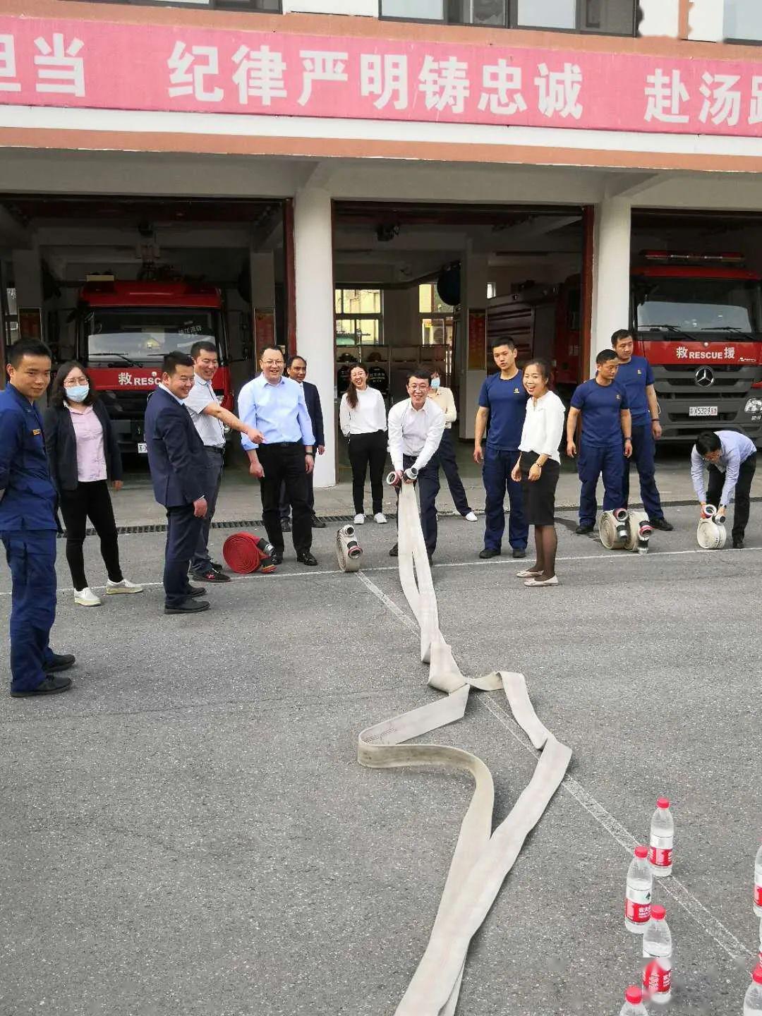 汇典律师事务所联合七里甸街道团工委开展"送法进消防 共谱新篇章"