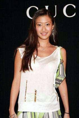 她是洪金宝前妻,离婚后再未嫁,四个孩子都有出息_曹恩玉