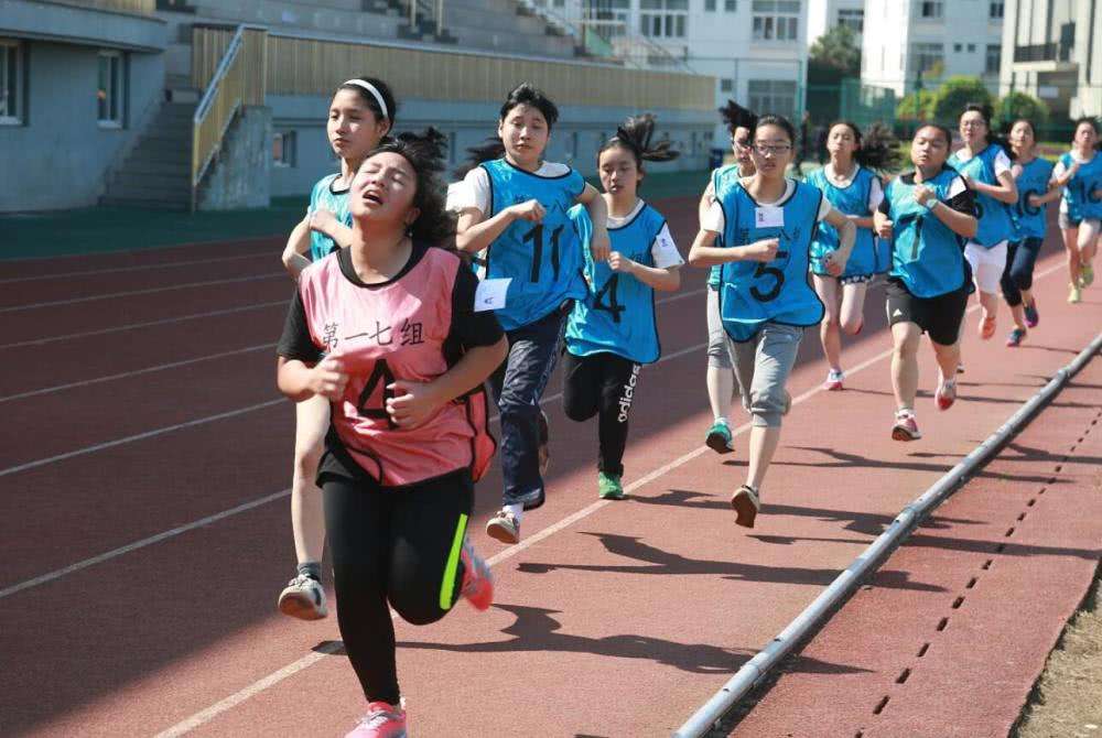 学生跑步照片真实图片
