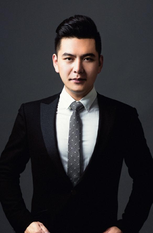 就让我们一起来了解一下!下面曾燚老师是何方神圣?