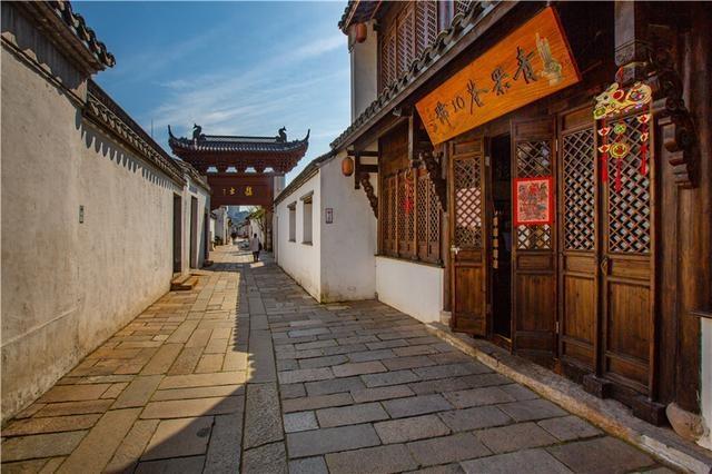 在家看天下每日一景丨青果巷江南名士第一巷桃红柳绿春意浓