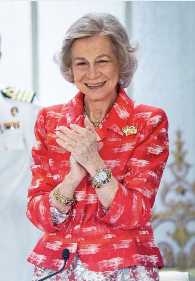 深析:为爱情放弃王位的索菲亚王后,穿搭力压戴安娜碾压英国女王