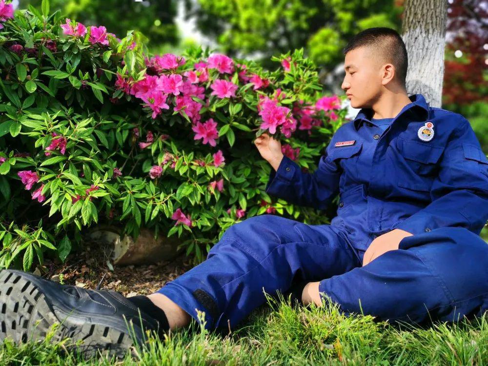 看到勇敢帅气还温柔善良的蓝朋友你心动了吗?