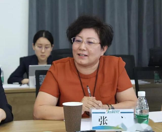 园区企业,科研机构代表市凤凰公证处主任徐春雷市司法局公共法律服务