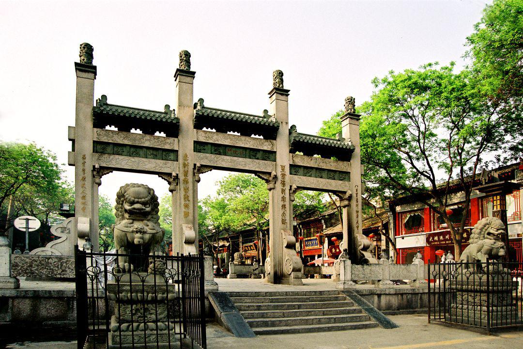 街区,位于西安市碑林区,这里聚集了碑林博物馆,文庙,府学巷,咸宁学巷