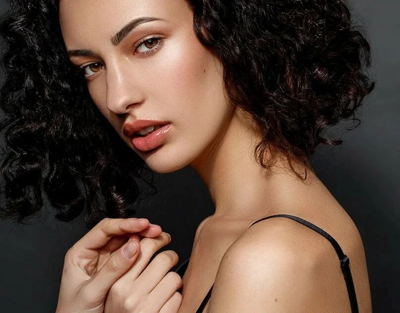 伊朗女人的美,为什么大多数伊朗女人不像阿拉伯人?