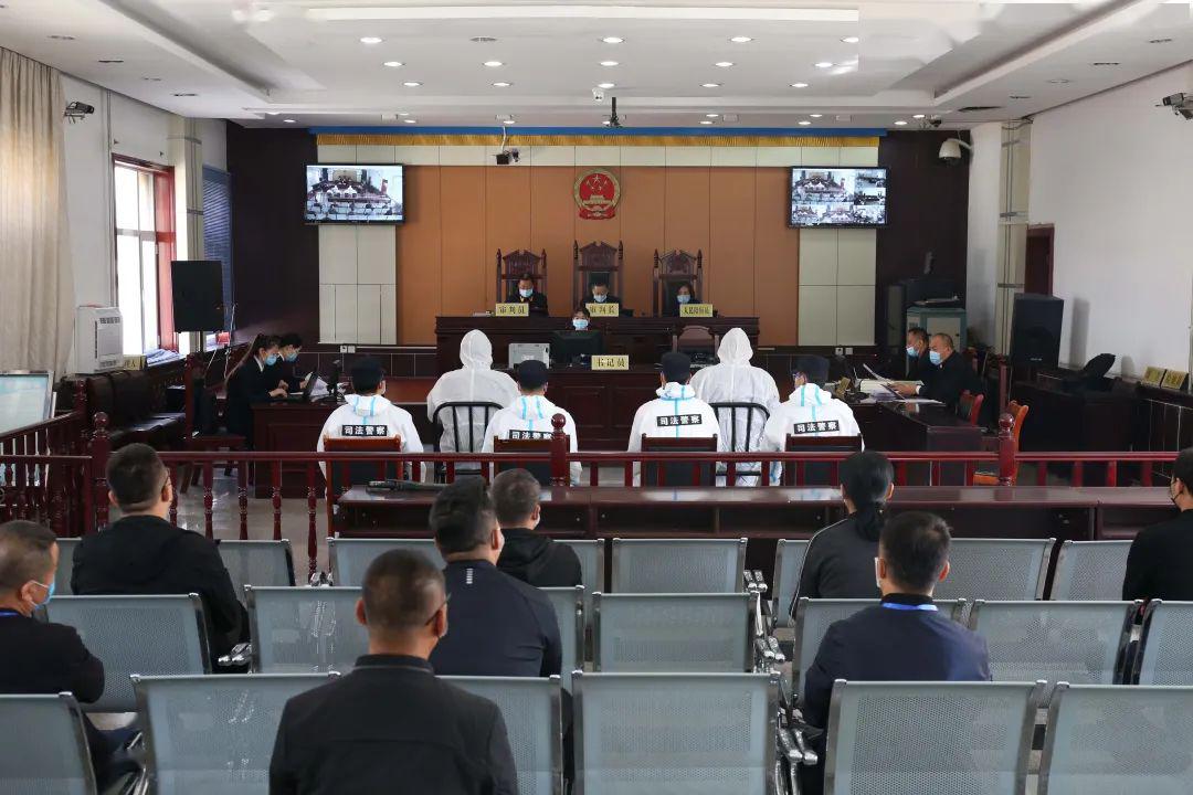 玩忽职守,涉嫌受贿,这2名干部被公开受审!