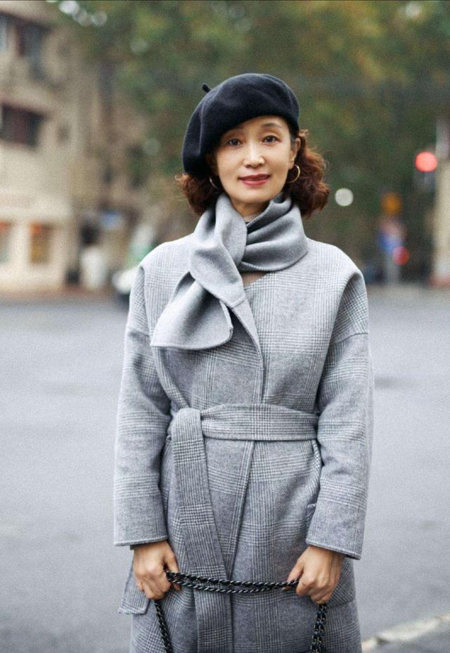 原创都知道三木妈妈穿衣时髦但日本70岁老奶奶把晚年过得像青春期