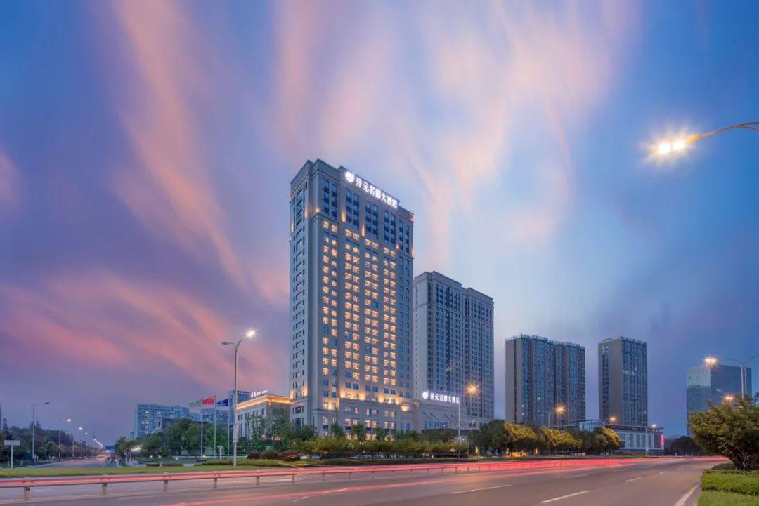 100 道菜统统不限量!_名都大酒店