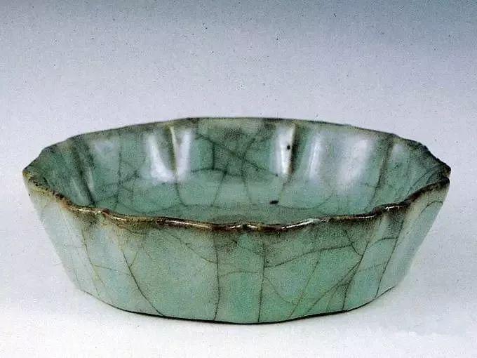 最高水平的宋官窑青瓷台北故宫博物院