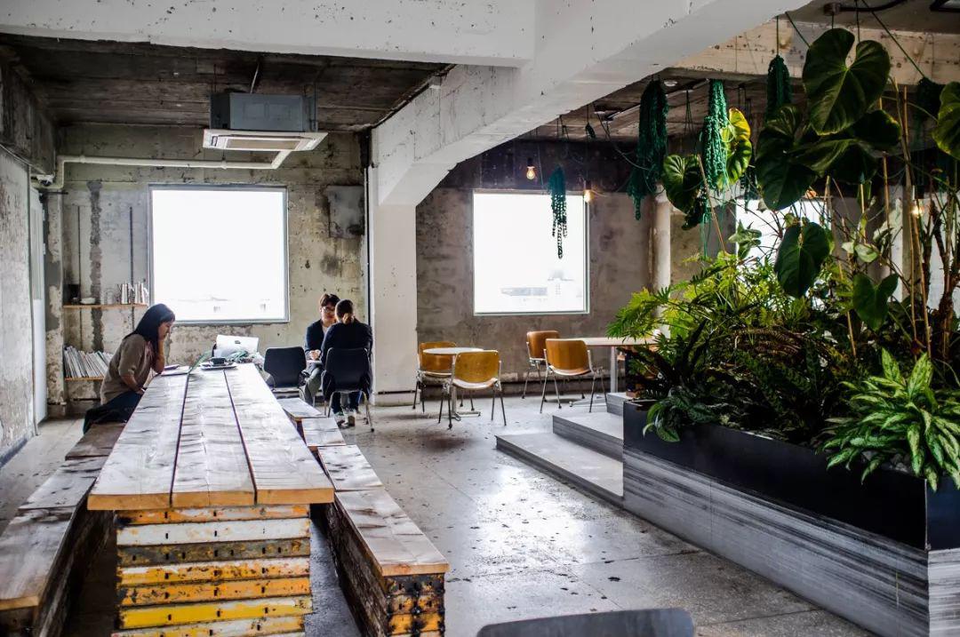 咖啡与工业风的撞击丨一家名叫无烟煤的咖啡馆