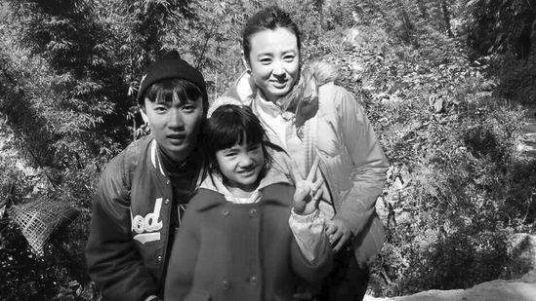 原创她是《变形计》最幸运的女孩,被大连妈妈收养,受尽城市哥哥宠爱