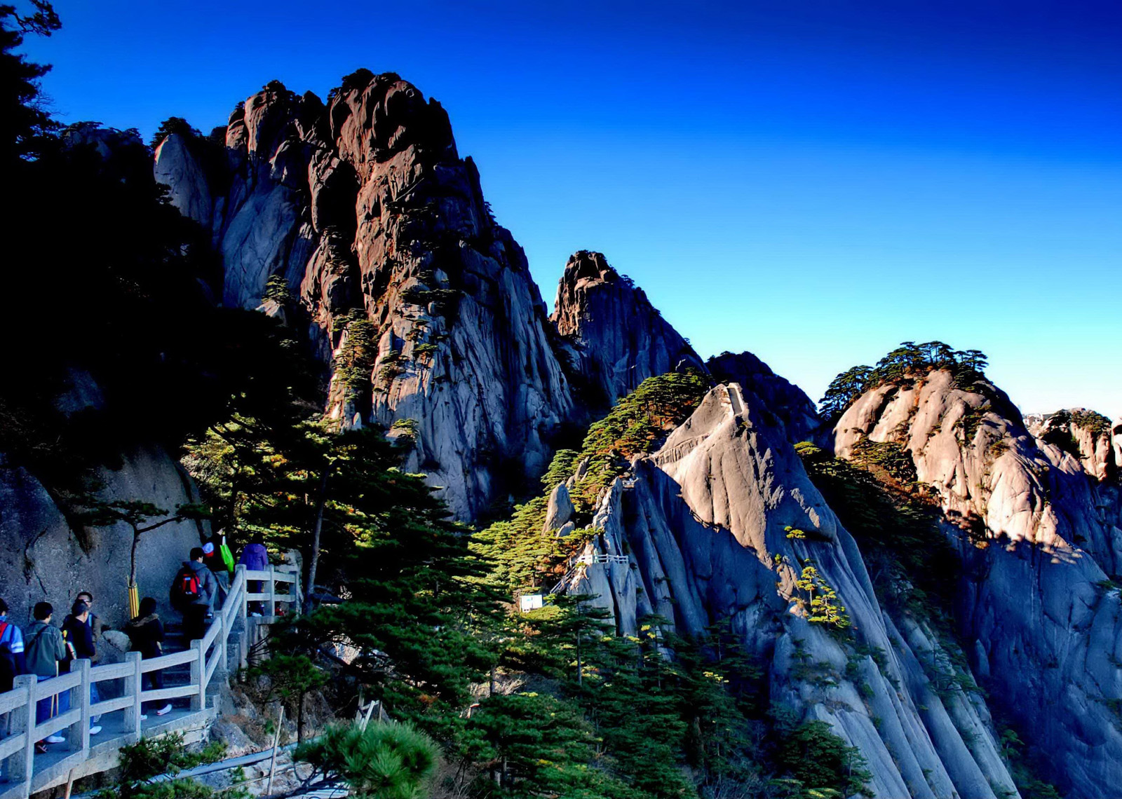 原创这辈子一定要去的100个世界顶级景区,黄山人间仙境,入眼全是美景