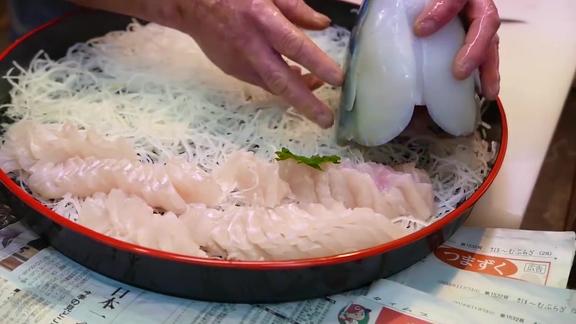 身上都是绿色的青衣鱼外表十分好看做成刺身味道也不错