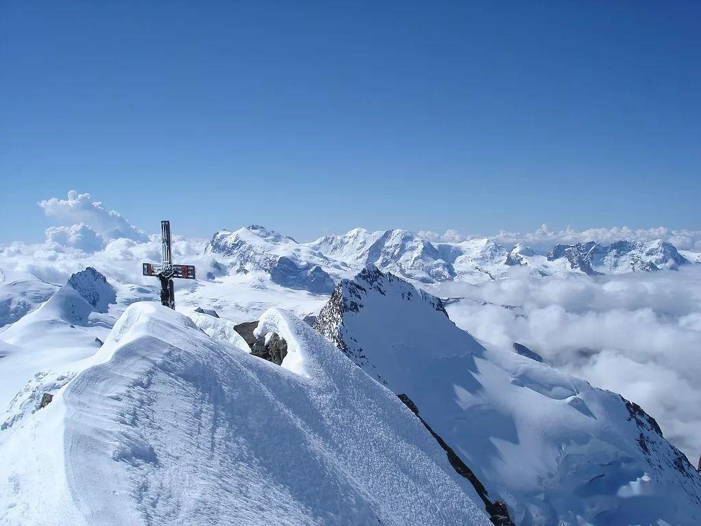 瓦莱阿尔卑斯山第二大山群米沙贝尔山群(mischabelgruppe)的最高点