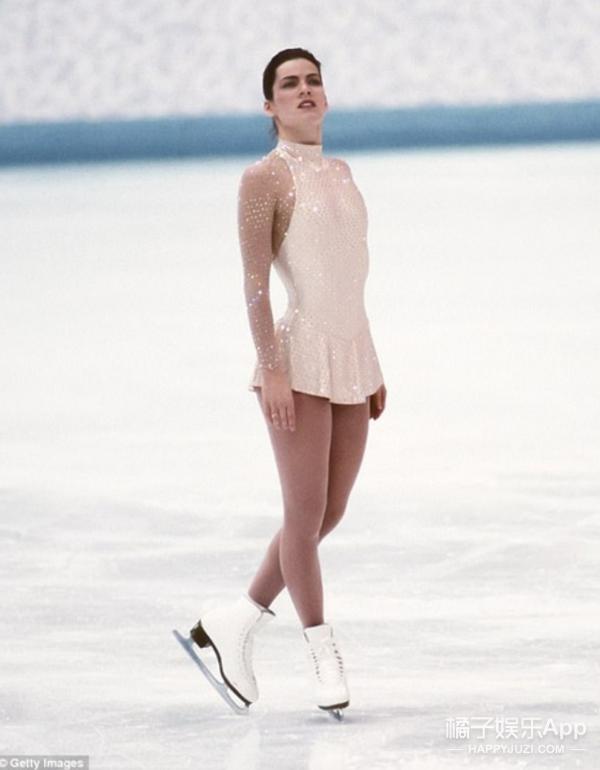 没有足够的客源, 前两年的生意还挺惨淡, 直到南茜·克里根, 穿着王