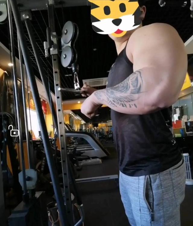 大胸大胳膊,185cm 上海小伙太酷了!