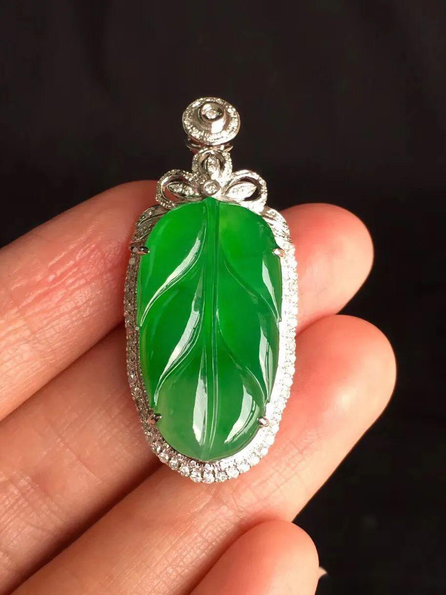 翡翠欣赏丨冰种正阳绿葫芦吊坠59900元