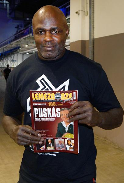 夺冠次数超越了播求,但也被格斗大外行鲍勃·萨普ko过:"胡斯特在k-1