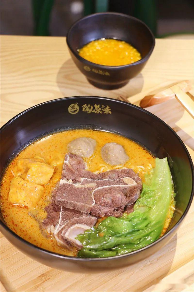 很好6折吃一大碗沙茶牛肉面牛排面牛杂面这家店就在沃尔玛旁边