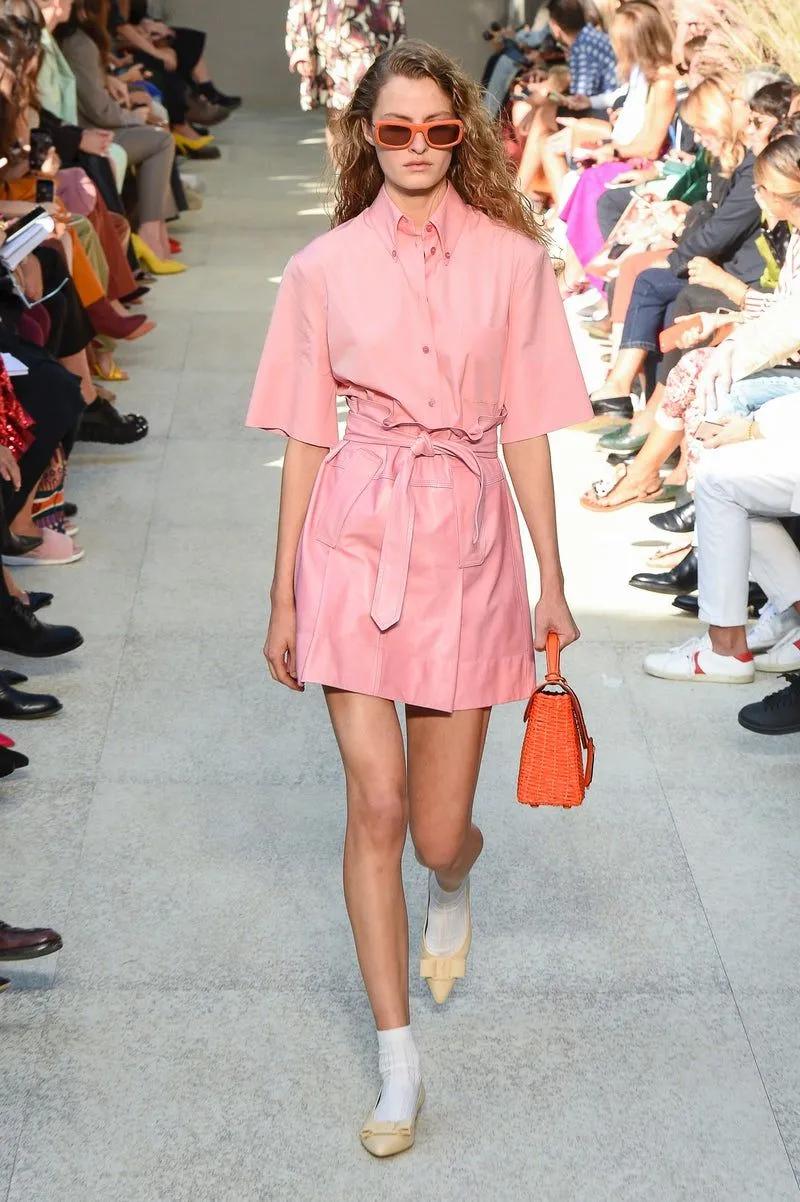 穿粉色不止浪漫,也很高级