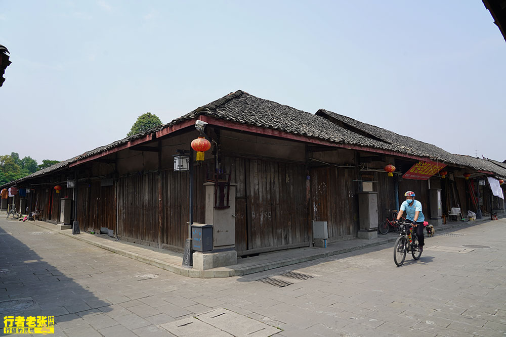 成都最有年代感的网红古镇,距离市中心二十公里,因百年茶馆走红_彭镇