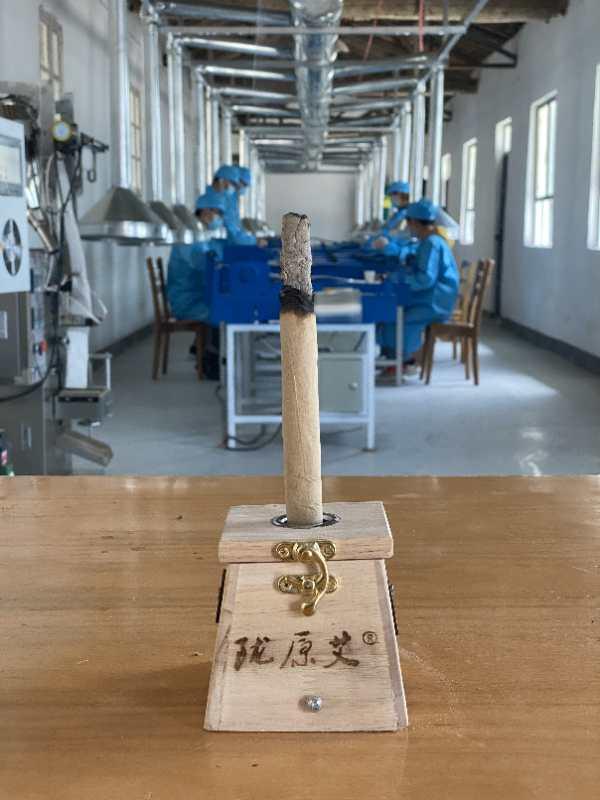 榆中黄蒿湾第一支陇原艾手工艾条历经三年成功下线