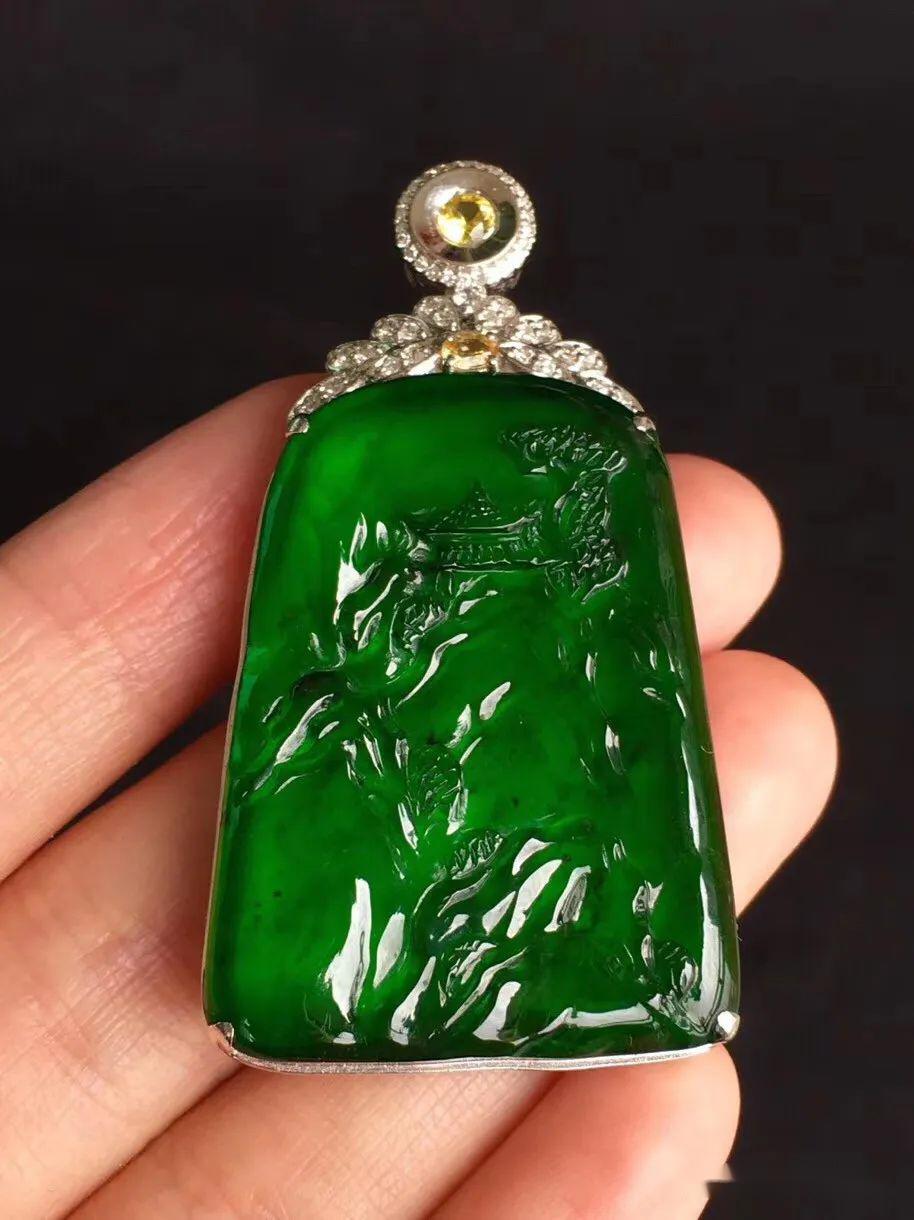 翡翠欣赏丨冰种正阳绿葫芦吊坠59900元