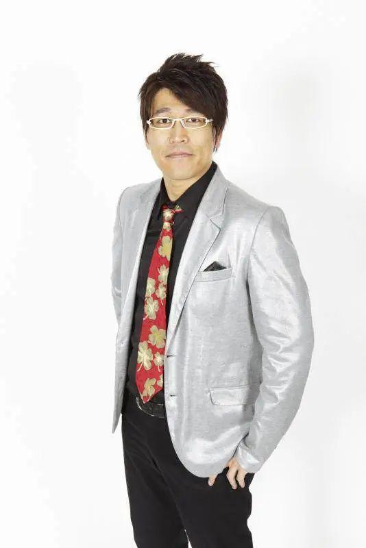 2016年8月25日,与奶油浓汤同期的日本搞笑艺人古坂大魔王披着"piko
