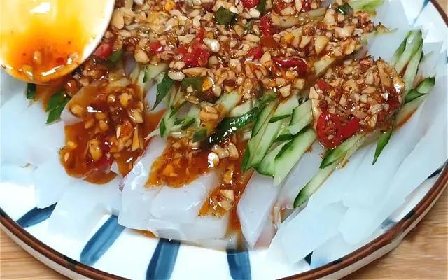 学会就能开店的凉粉配方做法步骤告诉你筋道爽滑在家就能做