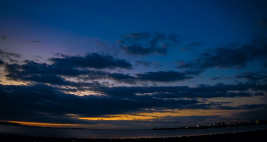 中外彩电巨头强推8K电视的逻辑：规模天花板见顶，走高质量新路子-家电圈官网