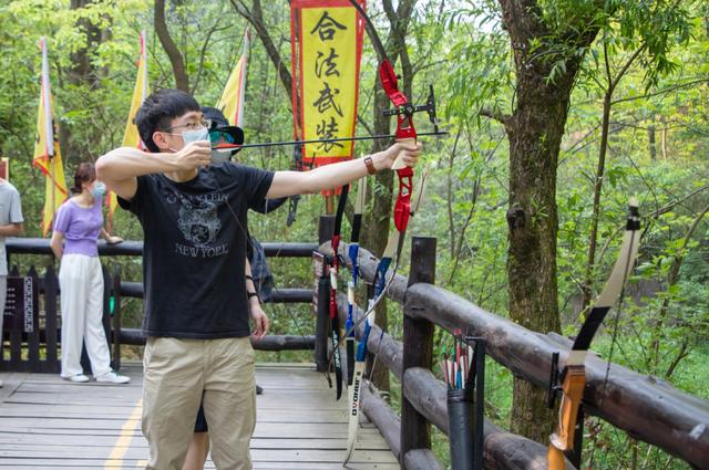 更是让游客倍觉历史文化的乐趣一本通关文牒,一次挽弓射箭带你领略剑