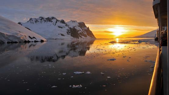 极昼期去到南极,可以遇到日不落的奇特.