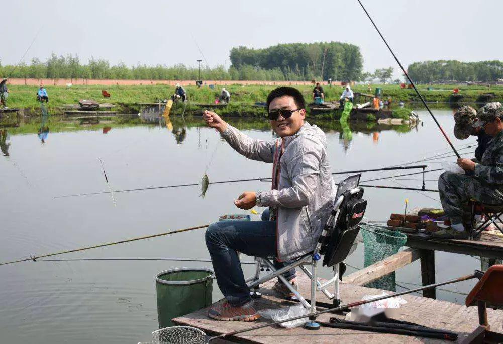 钓鱼和打牌的比较怎样才是明智的选择