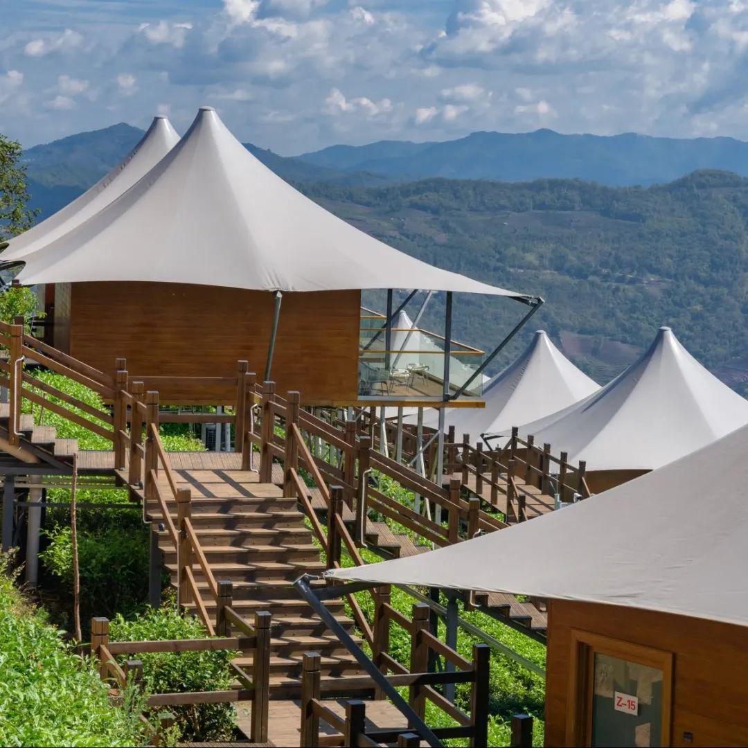 一天一点普洱(1751)卫星出席普洱倚象山半山酒店试营业暨云缦营汽车