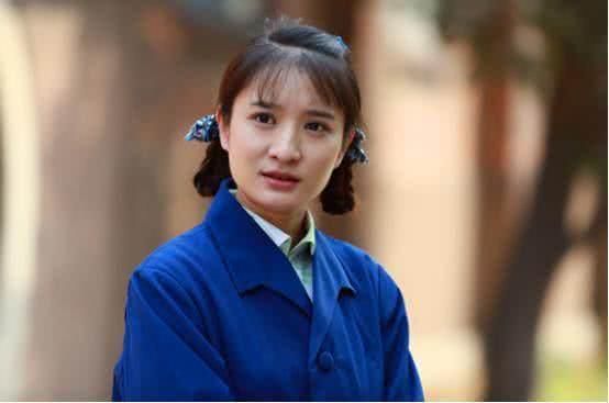 原创她是年代剧专业户是家有儿女的戴明明今美丽动人