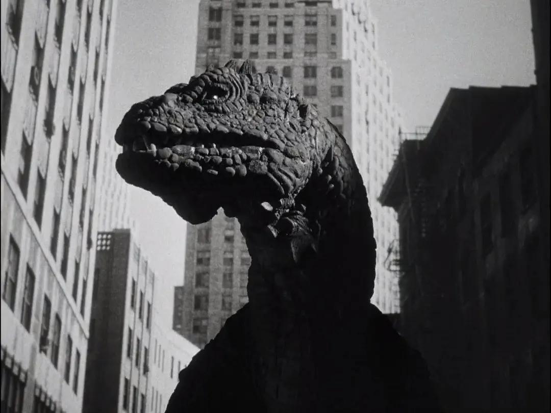 1953年的《原子怪兽》和1959年的《深渊巨兽》中都出现了恐龙——前者